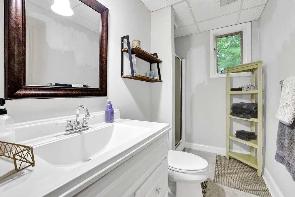 135 Nesbit Ferry Place, Sandy Springs, Georgia 30350, 4 Bedrooms Bedrooms, ,3 BathroomsBathrooms,Residential,Sold,135 Nesbit Ferry Place,7051422