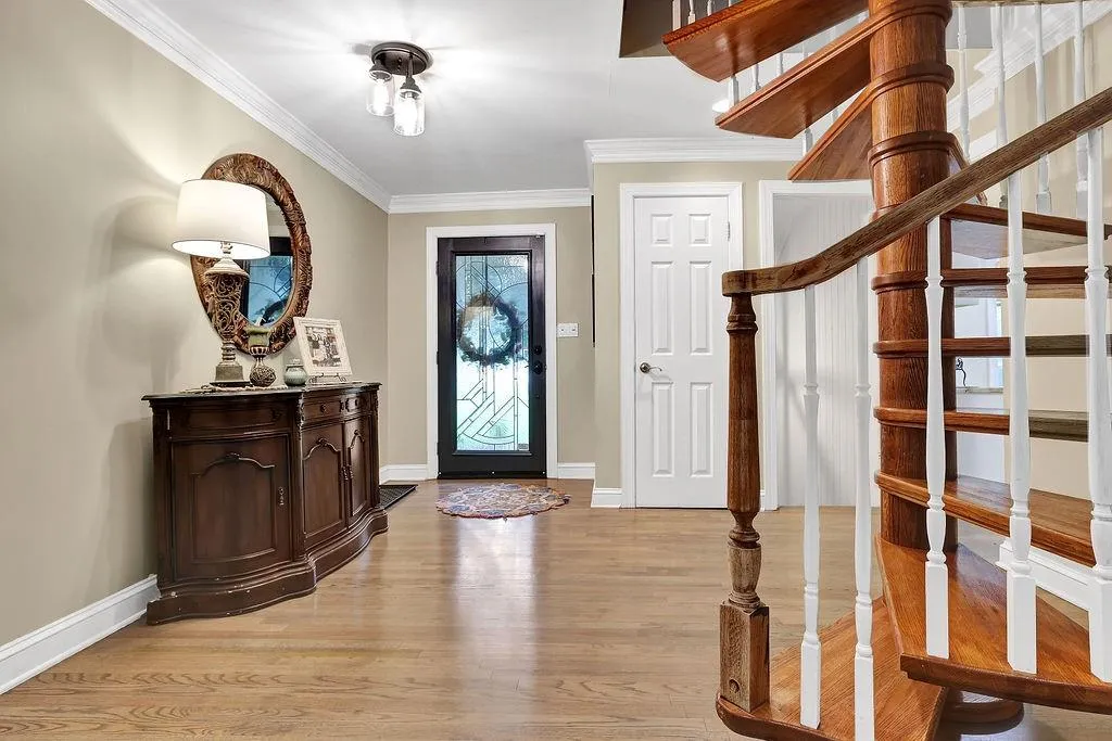 135 Nesbit Ferry Place, Sandy Springs, Georgia 30350, 4 Bedrooms Bedrooms, ,3 BathroomsBathrooms,Residential,Sold,135 Nesbit Ferry Place,7051422