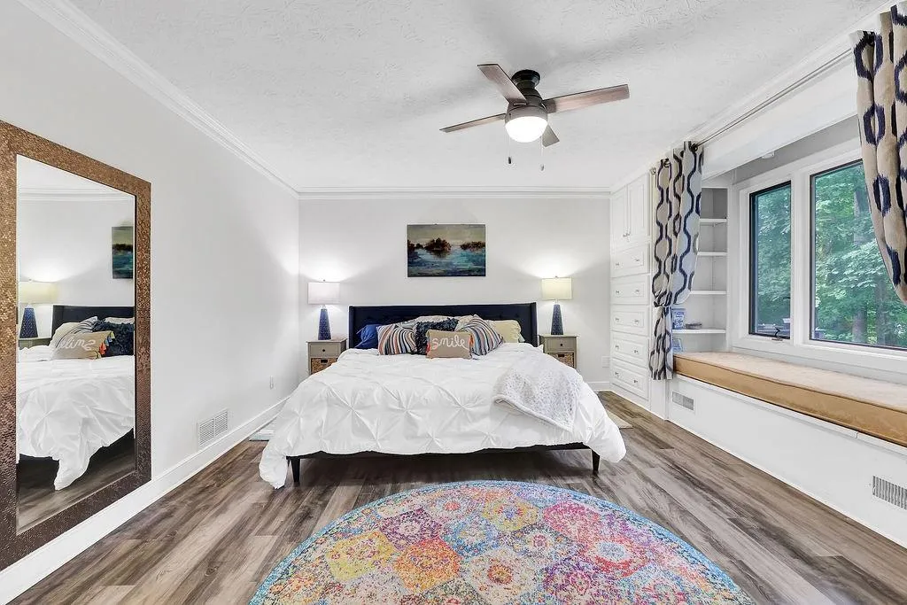 135 Nesbit Ferry Place, Sandy Springs, Georgia 30350, 4 Bedrooms Bedrooms, ,3 BathroomsBathrooms,Residential,Sold,135 Nesbit Ferry Place,7051422