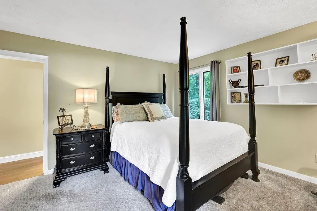 135 Nesbit Ferry Place, Sandy Springs, Georgia 30350, 4 Bedrooms Bedrooms, ,3 BathroomsBathrooms,Residential,Sold,135 Nesbit Ferry Place,7051422