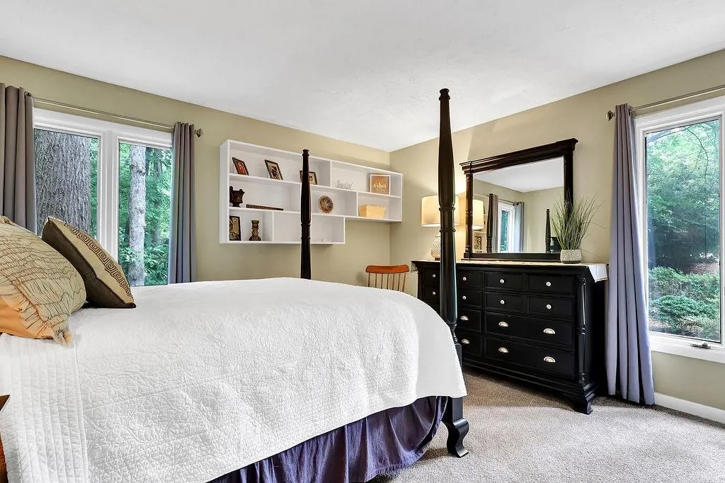 135 Nesbit Ferry Place, Sandy Springs, Georgia 30350, 4 Bedrooms Bedrooms, ,3 BathroomsBathrooms,Residential,Sold,135 Nesbit Ferry Place,7051422