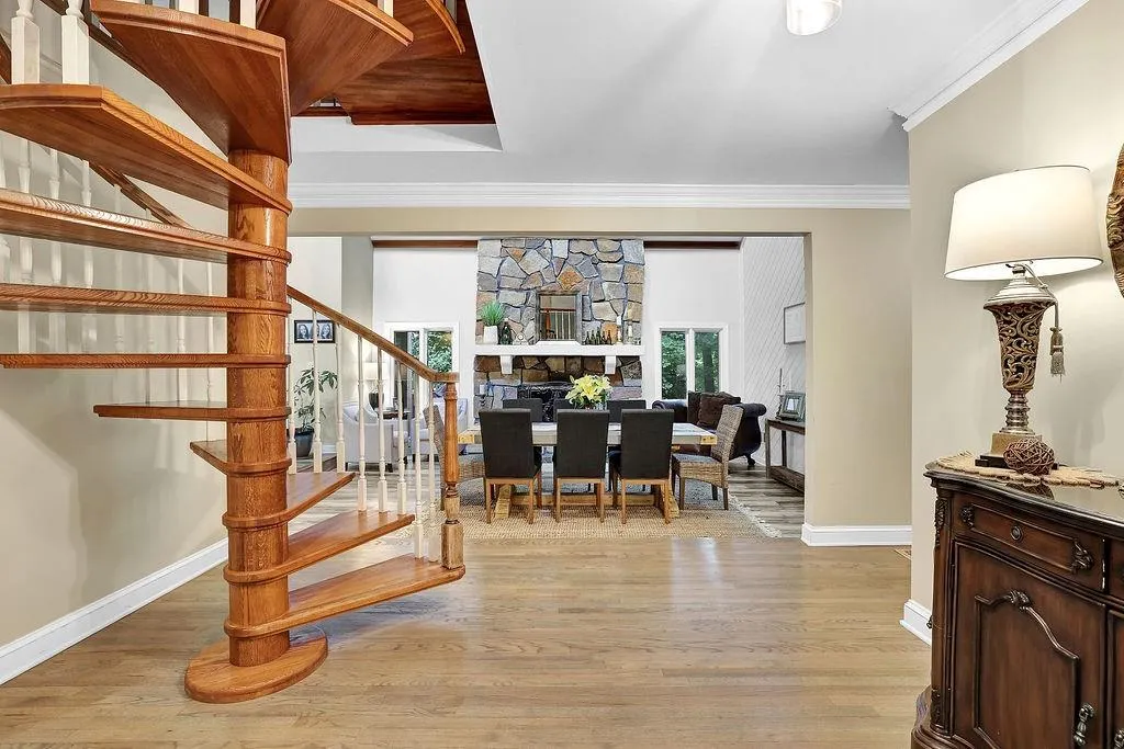 135 Nesbit Ferry Place, Sandy Springs, Georgia 30350, 4 Bedrooms Bedrooms, ,3 BathroomsBathrooms,Residential,Sold,135 Nesbit Ferry Place,7051422