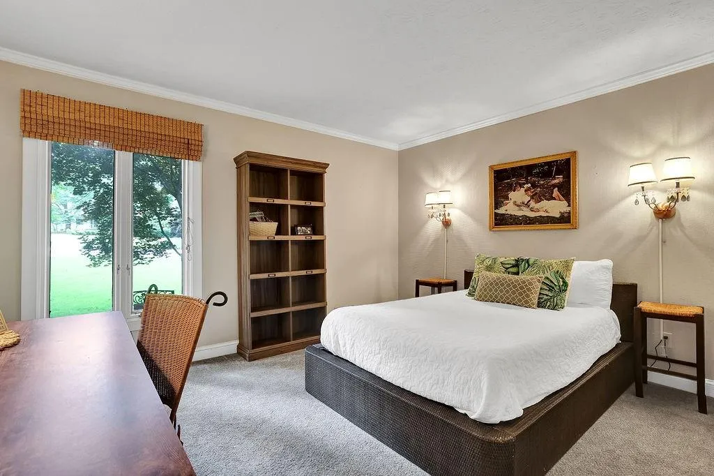 135 Nesbit Ferry Place, Sandy Springs, Georgia 30350, 4 Bedrooms Bedrooms, ,3 BathroomsBathrooms,Residential,Sold,135 Nesbit Ferry Place,7051422