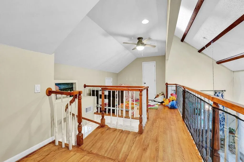 135 Nesbit Ferry Place, Sandy Springs, Georgia 30350, 4 Bedrooms Bedrooms, ,3 BathroomsBathrooms,Residential,Sold,135 Nesbit Ferry Place,7051422