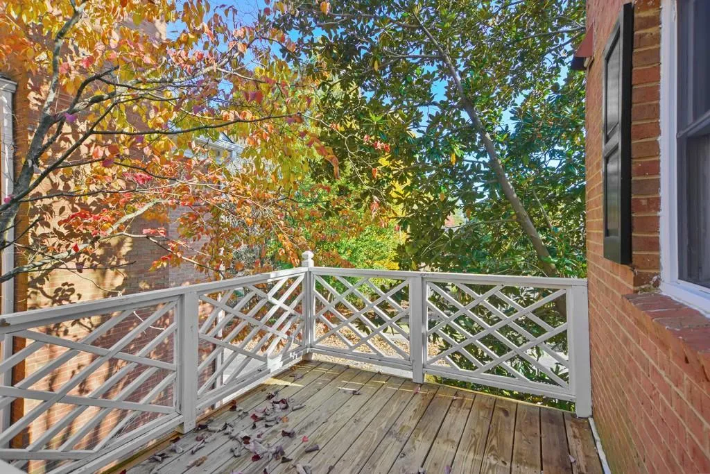 7500 Roswell Road Unit 121, Sandy Springs, Georgia 30350, 3 Bedrooms Bedrooms, ,2 BathroomsBathrooms,Residential,Sold,7500 Roswell Road Unit 121,6103201