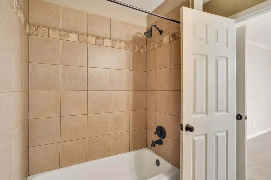 7500 Roswell Road Unit 121, Sandy Springs, Georgia 30350, 3 Bedrooms Bedrooms, ,2 BathroomsBathrooms,Residential,Sold,7500 Roswell Road Unit 121,6103201