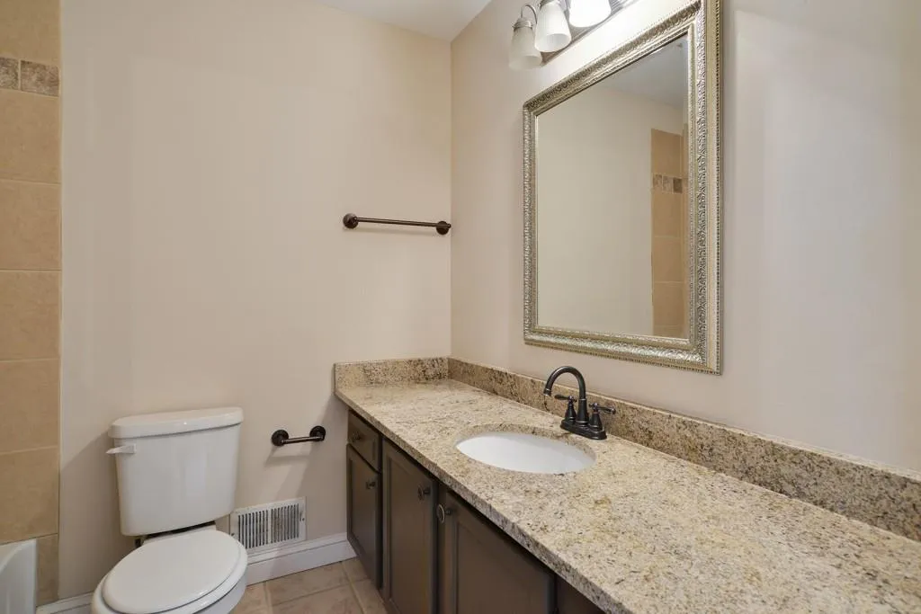 7500 Roswell Road Unit 121, Sandy Springs, Georgia 30350, 3 Bedrooms Bedrooms, ,2 BathroomsBathrooms,Residential,Sold,7500 Roswell Road Unit 121,6103201