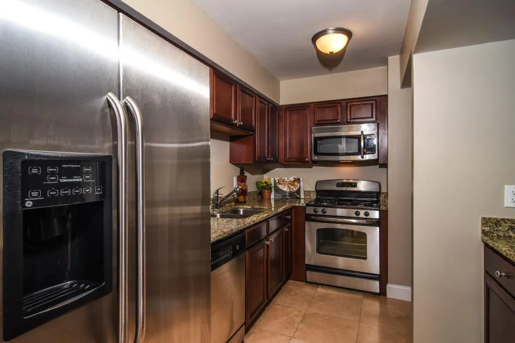 6980 Roswell Road Unit E1, Sandy Springs, Georgia 30328, 2 Bedrooms Bedrooms, ,1 BathroomBathrooms,Residential,Sold,6980 Roswell Road Unit E1,5706799