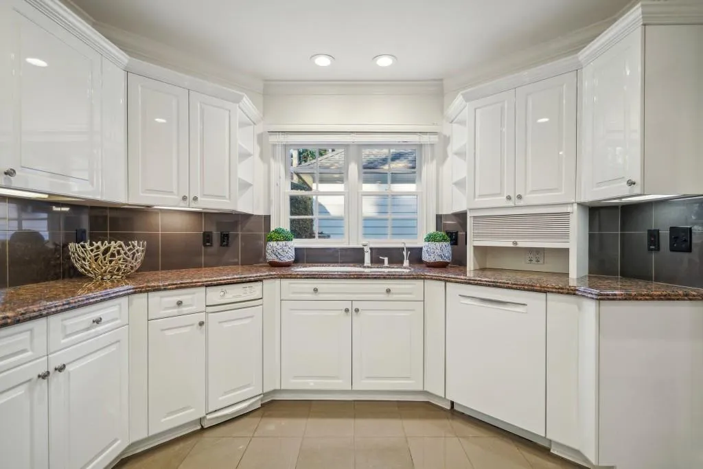 235 Colewood Way, Atlanta, Georgia 30328, 5 Bedrooms Bedrooms, ,5 BathroomsBathrooms,Residential,Sold,235 Colewood Way,7507444