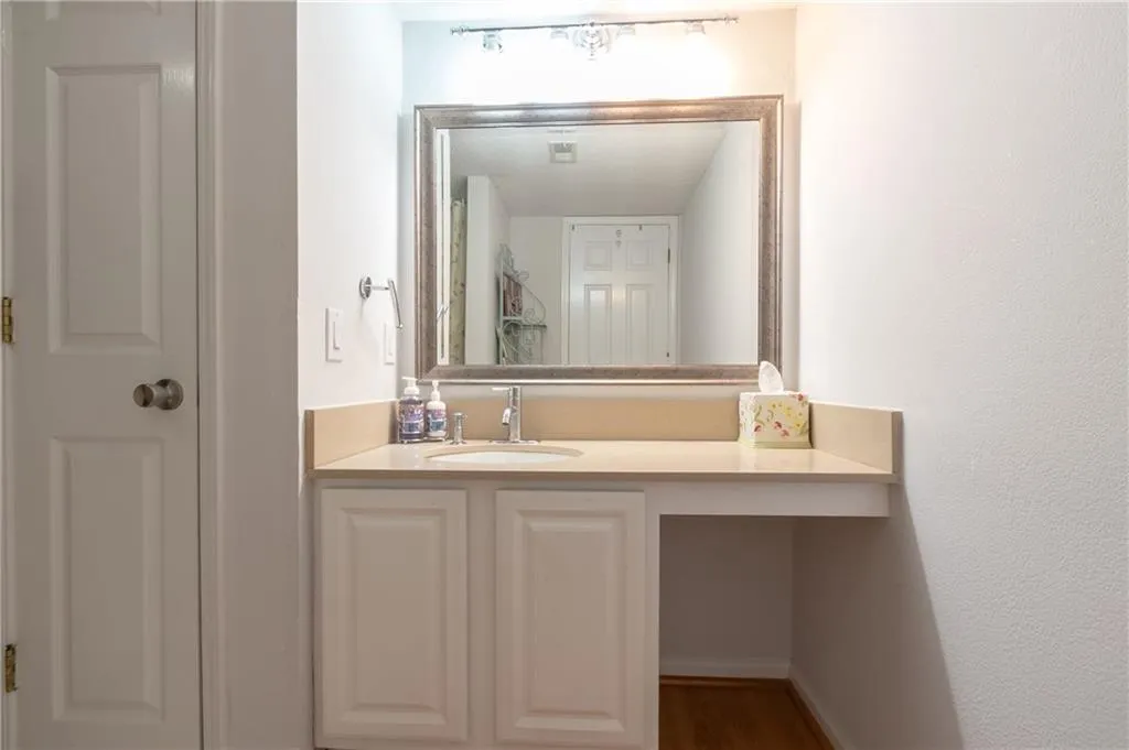 1101 Garden Court, Atlanta, Georgia 30328, 2 Bedrooms Bedrooms, ,2 BathroomsBathrooms,Residential,Sold,1101 Garden Court,6091891