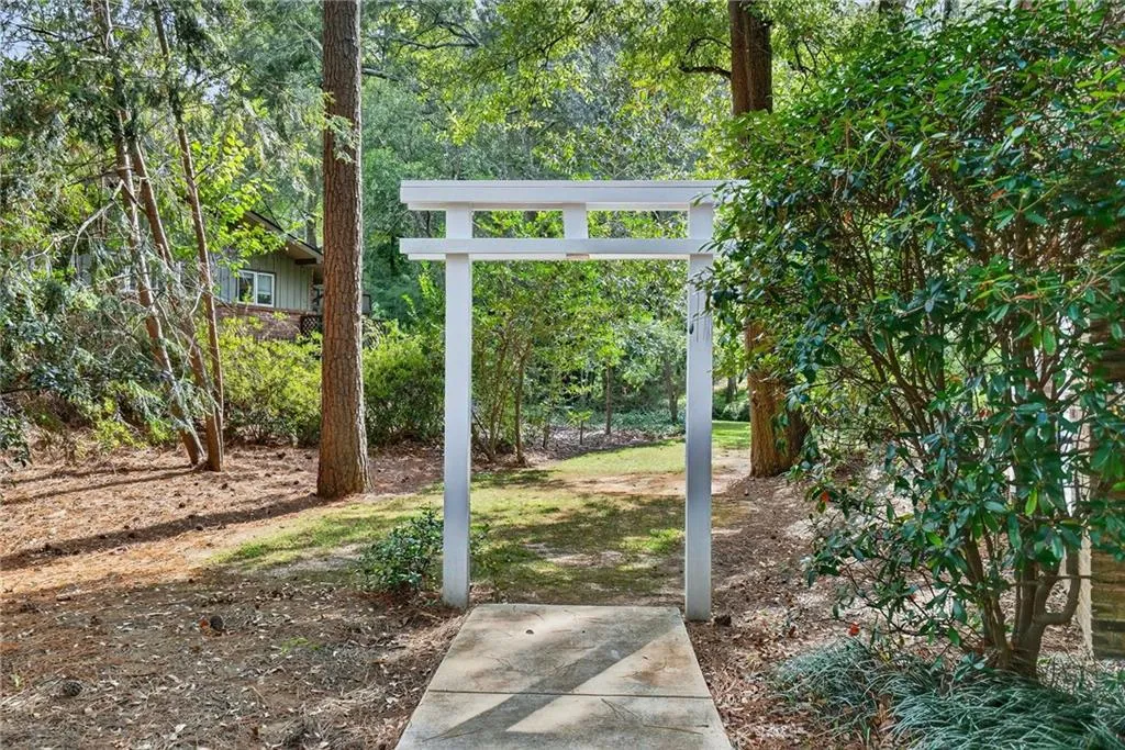 1018 Peachtree Battle Circle Nw, Atlanta, Georgia 30327, 5 Bedrooms Bedrooms, ,4 BathroomsBathrooms,Residential,For Sale,1018 Peachtree Battle Circle Nw,7661114