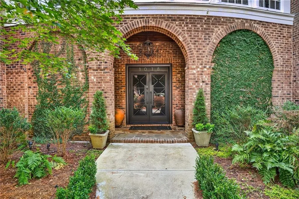 1018 Peachtree Battle Circle Nw, Atlanta, Georgia 30327, 5 Bedrooms Bedrooms, ,4 BathroomsBathrooms,Residential,For Sale,1018 Peachtree Battle Circle Nw,7661114