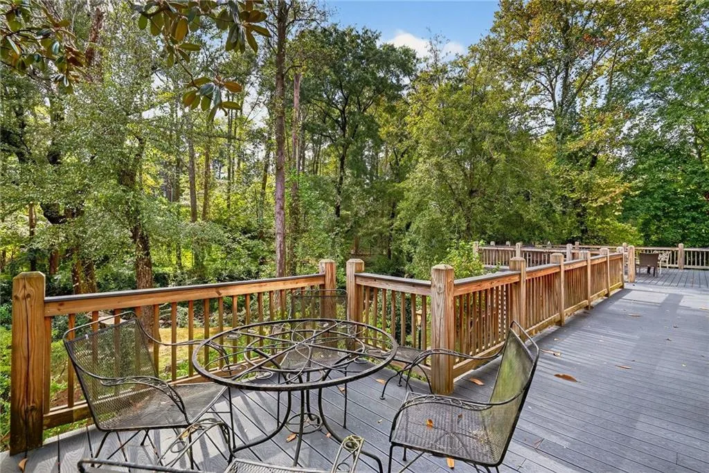 1018 Peachtree Battle Circle Nw, Atlanta, Georgia 30327, 5 Bedrooms Bedrooms, ,4 BathroomsBathrooms,Residential,For Sale,1018 Peachtree Battle Circle Nw,7661114