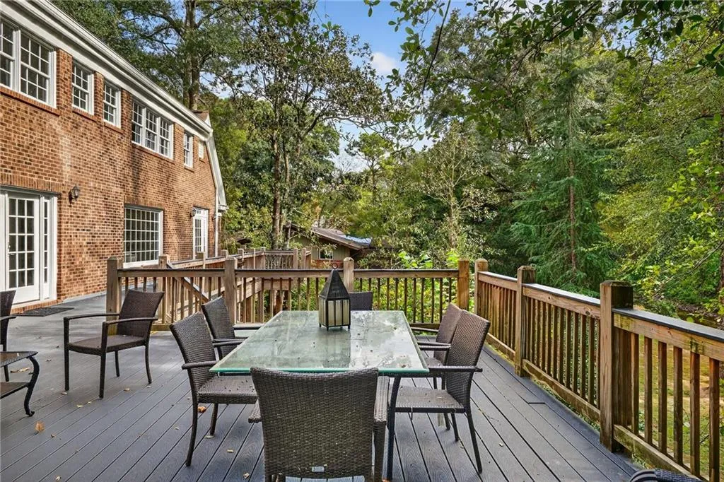 1018 Peachtree Battle Circle Nw, Atlanta, Georgia 30327, 5 Bedrooms Bedrooms, ,4 BathroomsBathrooms,Residential,For Sale,1018 Peachtree Battle Circle Nw,7661114