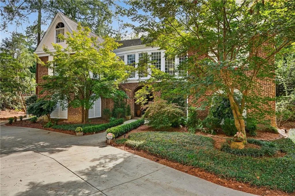 1018 Peachtree Battle Circle Nw, Atlanta, Georgia 30327, 5 Bedrooms Bedrooms, ,4 BathroomsBathrooms,Residential,For Sale,1018 Peachtree Battle Circle Nw,7661114