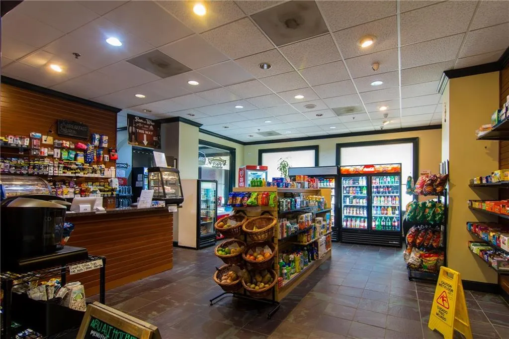 795 Hammond Drive Unit 212, Atlanta, Georgia 30328, 1 Bedroom Bedrooms, ,1 BathroomBathrooms,Residential,Sold,795 Hammond Drive Unit 212,7163271