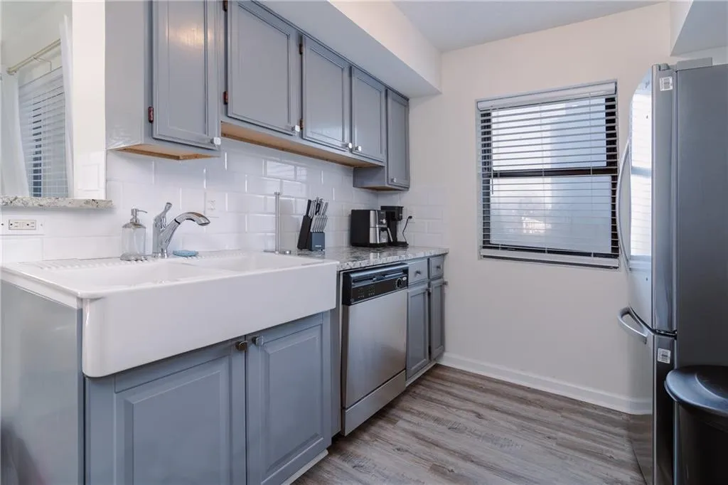 795 Hammond Drive Unit 212, Atlanta, Georgia 30328, 1 Bedroom Bedrooms, ,1 BathroomBathrooms,Residential,Sold,795 Hammond Drive Unit 212,7163271