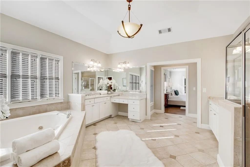 301 Forest Valley Court Ne, Atlanta, Georgia 30342, 6 Bedrooms Bedrooms, ,5 BathroomsBathrooms,Residential,Sold,301 Forest Valley Court Ne,6831840