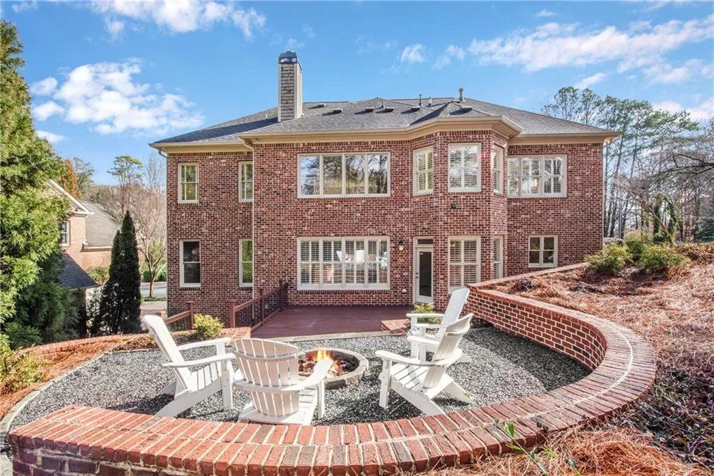 301 Forest Valley Court Ne, Atlanta, Georgia 30342, 6 Bedrooms Bedrooms, ,5 BathroomsBathrooms,Residential,Sold,301 Forest Valley Court Ne,6831840