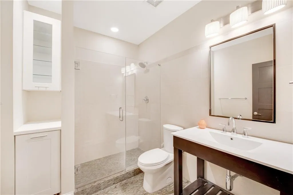 301 Forest Valley Court Ne, Atlanta, Georgia 30342, 6 Bedrooms Bedrooms, ,5 BathroomsBathrooms,Residential,Sold,301 Forest Valley Court Ne,6831840