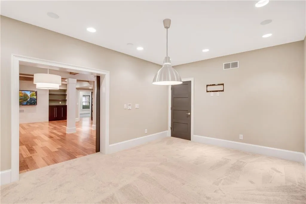 301 Forest Valley Court Ne, Atlanta, Georgia 30342, 6 Bedrooms Bedrooms, ,5 BathroomsBathrooms,Residential,Sold,301 Forest Valley Court Ne,6831840