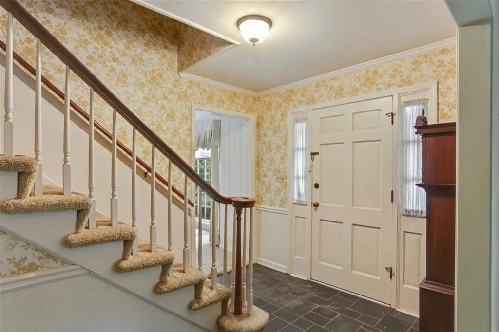 6185 Weatherly Drive, Sandy Springs, Georgia 30328, 4 Bedrooms Bedrooms, ,2 BathroomsBathrooms,Residential,Sold,6185 Weatherly Drive,6509784