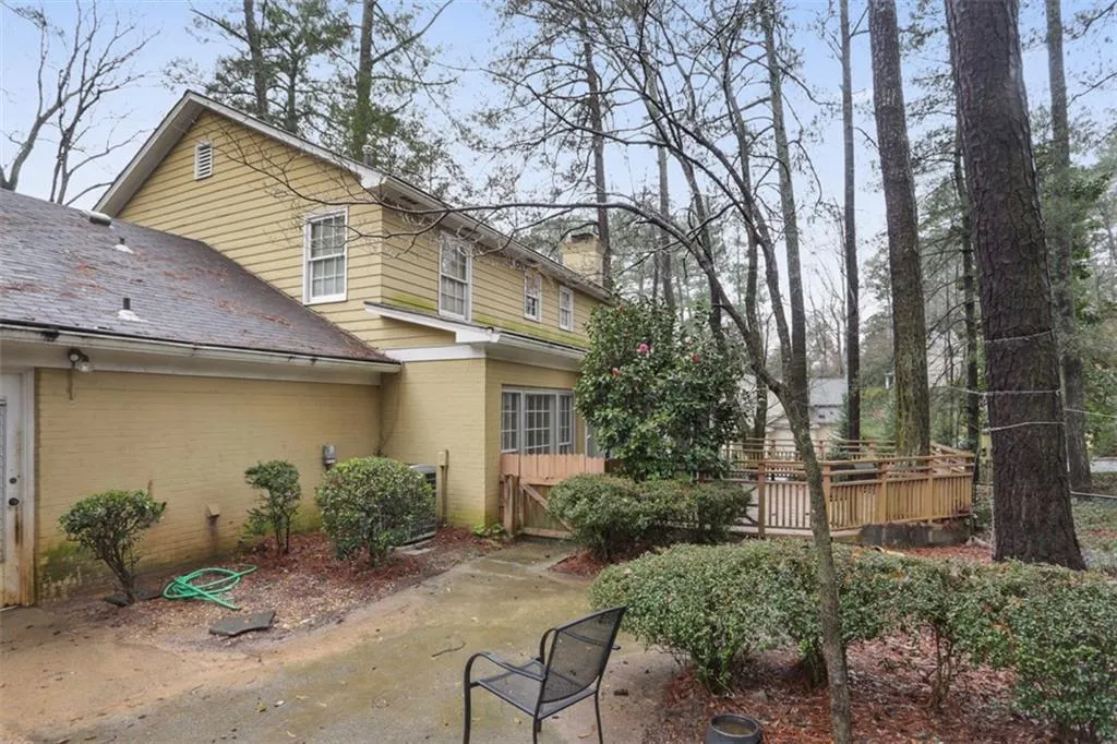 6185 Weatherly Drive, Sandy Springs, Georgia 30328, 4 Bedrooms Bedrooms, ,2 BathroomsBathrooms,Residential,Sold,6185 Weatherly Drive,6509784