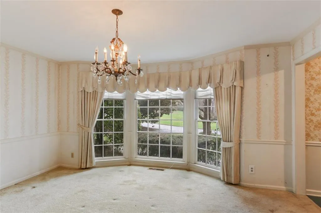 6185 Weatherly Drive, Sandy Springs, Georgia 30328, 4 Bedrooms Bedrooms, ,2 BathroomsBathrooms,Residential,Sold,6185 Weatherly Drive,6509784