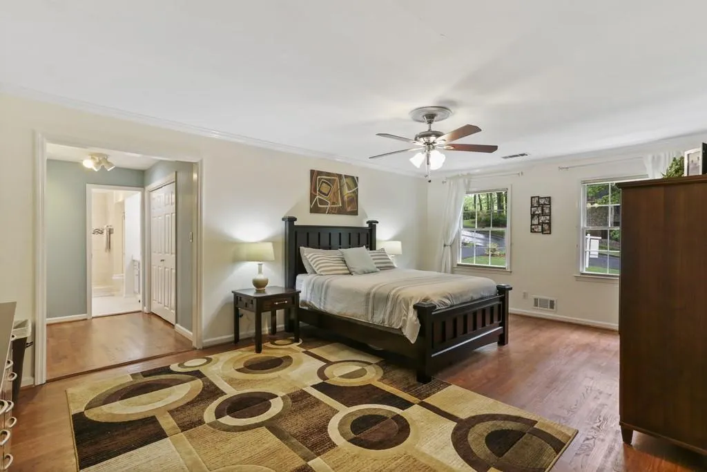 945 Buckhorn E, Sandy Springs, Georgia 30350, 5 Bedrooms Bedrooms, ,3 BathroomsBathrooms,Residential,Sold,945 Buckhorn E,6721618