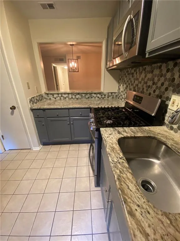 906 River Run Drive, Sandy Springs, Georgia 30350, 2 Bedrooms Bedrooms, ,2 BathroomsBathrooms,Residential,Sold,906 River Run Drive,7111537