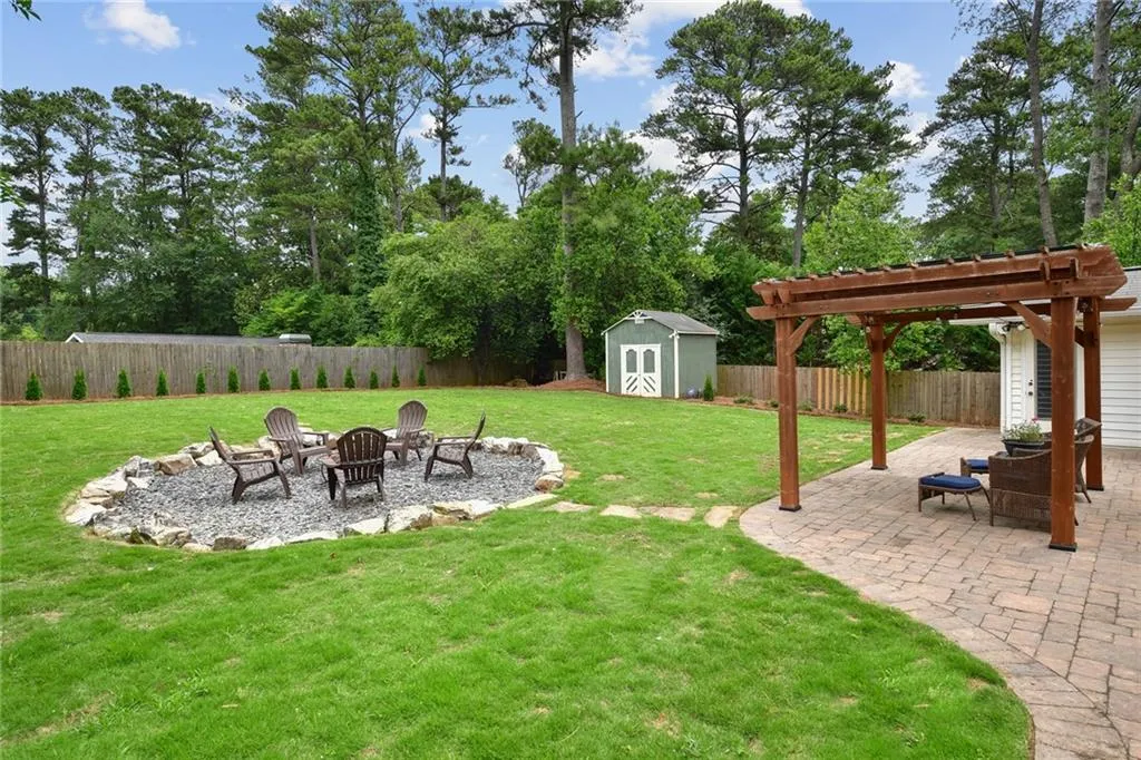 258 Meadowbrook Drive, Atlanta, Georgia 30342, 3 Bedrooms Bedrooms, ,2 BathroomsBathrooms,Residential,Sold,258 Meadowbrook Drive,6742048