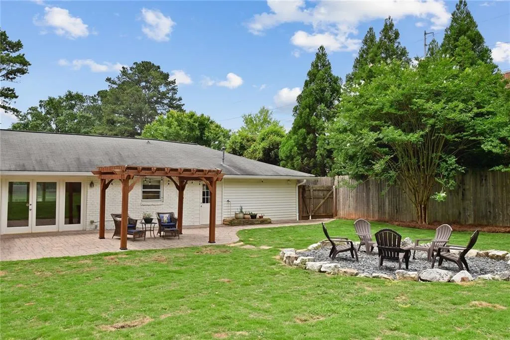 258 Meadowbrook Drive, Atlanta, Georgia 30342, 3 Bedrooms Bedrooms, ,2 BathroomsBathrooms,Residential,Sold,258 Meadowbrook Drive,6742048