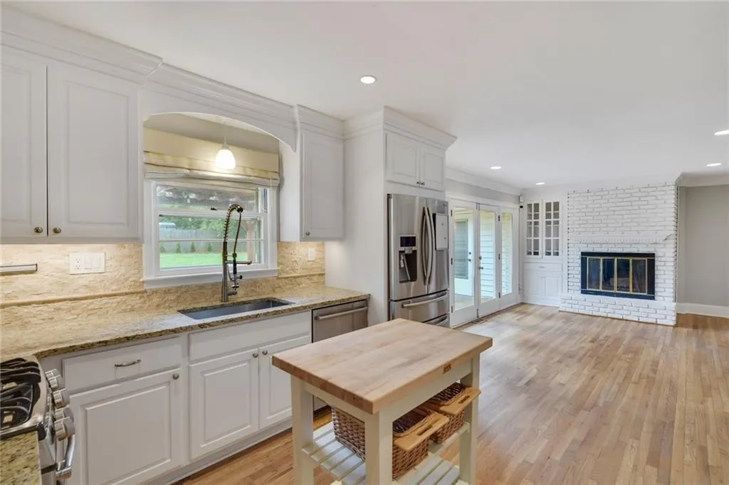 258 Meadowbrook Drive, Atlanta, Georgia 30342, 3 Bedrooms Bedrooms, ,2 BathroomsBathrooms,Residential,Sold,258 Meadowbrook Drive,6742048