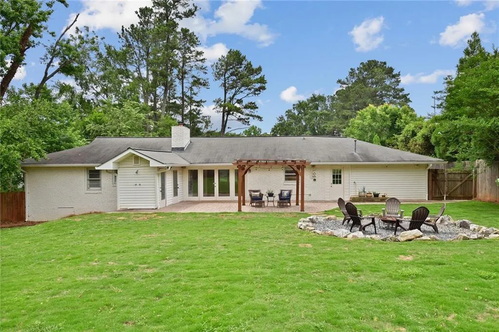 258 Meadowbrook Drive, Atlanta, Georgia 30342, 3 Bedrooms Bedrooms, ,2 BathroomsBathrooms,Residential,Sold,258 Meadowbrook Drive,6742048