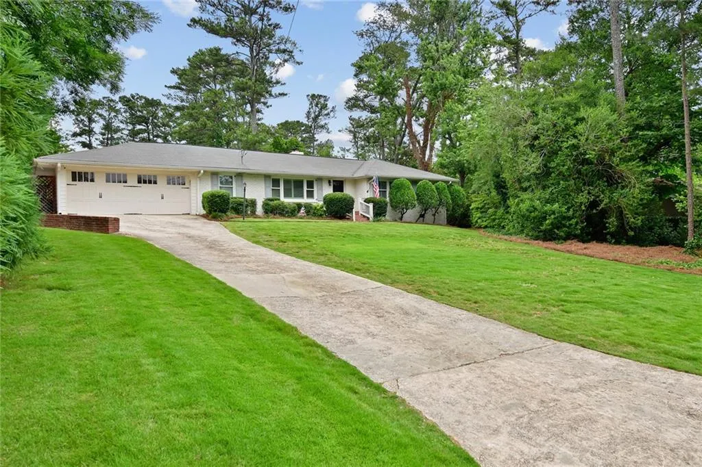 258 Meadowbrook Drive, Atlanta, Georgia 30342, 3 Bedrooms Bedrooms, ,2 BathroomsBathrooms,Residential,Sold,258 Meadowbrook Drive,6742048