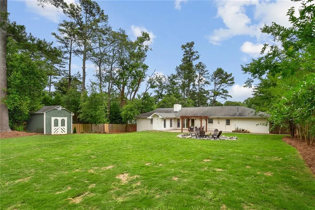 258 Meadowbrook Drive, Atlanta, Georgia 30342, 3 Bedrooms Bedrooms, ,2 BathroomsBathrooms,Residential,Sold,258 Meadowbrook Drive,6742048