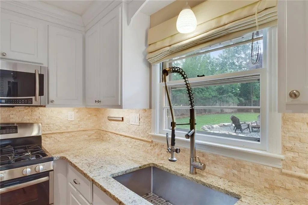 258 Meadowbrook Drive, Atlanta, Georgia 30342, 3 Bedrooms Bedrooms, ,2 BathroomsBathrooms,Residential,Sold,258 Meadowbrook Drive,6742048
