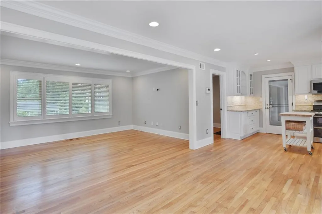 258 Meadowbrook Drive, Atlanta, Georgia 30342, 3 Bedrooms Bedrooms, ,2 BathroomsBathrooms,Residential,Sold,258 Meadowbrook Drive,6742048