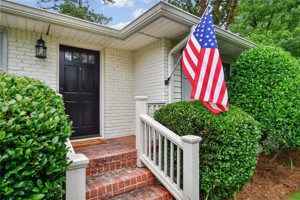 258 Meadowbrook Drive, Atlanta, Georgia 30342, 3 Bedrooms Bedrooms, ,2 BathroomsBathrooms,Residential,Sold,258 Meadowbrook Drive,6742048