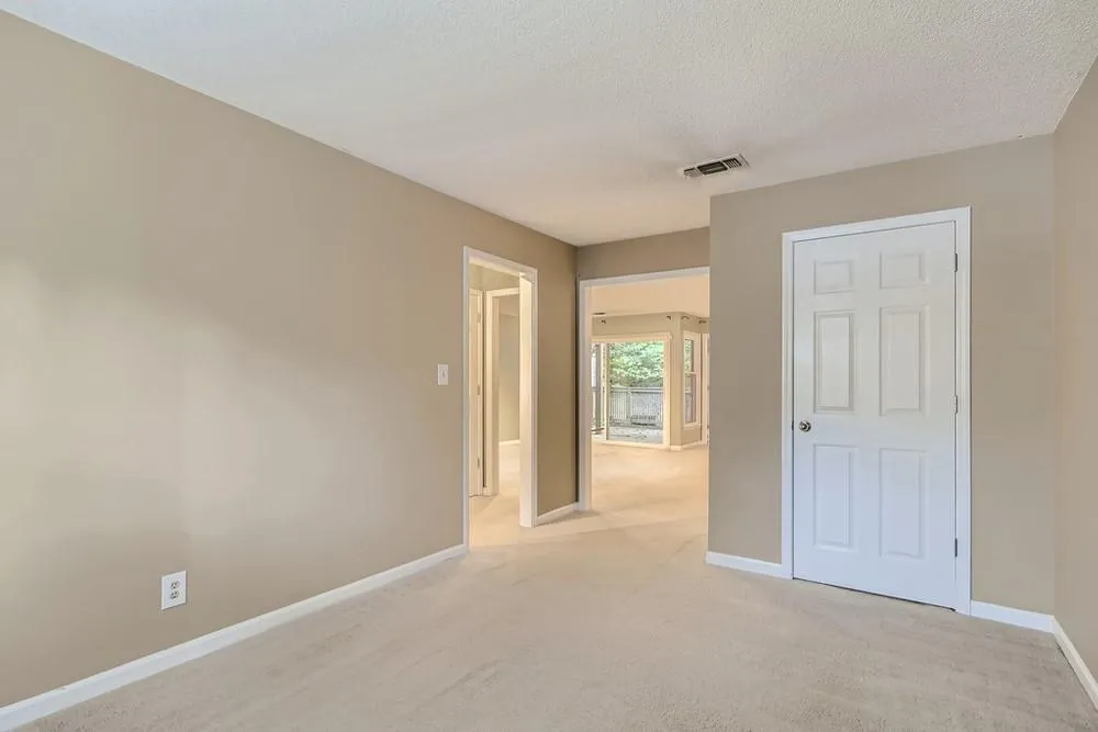 505 Garden Court, Atlanta, Georgia 30328, 3 Bedrooms Bedrooms, ,2 BathroomsBathrooms,Residential,Sold,505 Garden Court,7013811