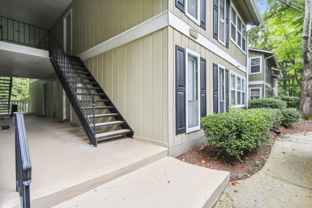 5159 Roswell Road Unit 1, Sandy Springs, Georgia 30342, 1 Bedroom Bedrooms, ,1 BathroomBathrooms,Residential,Sold,5159 Roswell Road Unit 1,7115201