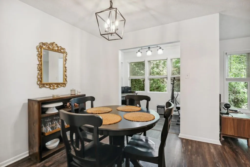 5159 Roswell Road Unit 1, Sandy Springs, Georgia 30342, 1 Bedroom Bedrooms, ,1 BathroomBathrooms,Residential,Sold,5159 Roswell Road Unit 1,7115201