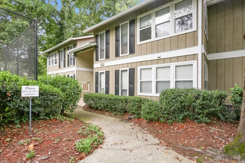 5159 Roswell Road Unit 1, Sandy Springs, Georgia 30342, 1 Bedroom Bedrooms, ,1 BathroomBathrooms,Residential,Sold,5159 Roswell Road Unit 1,7115201