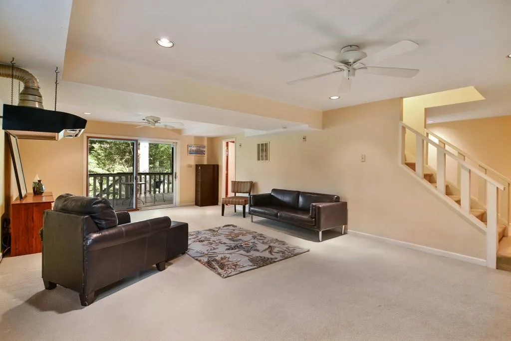 7985 Saddle Ridge Drive, Sandy Springs, Georgia 30350, 5 Bedrooms Bedrooms, ,3 BathroomsBathrooms,Residential,Sold,7985 Saddle Ridge Drive,6117627