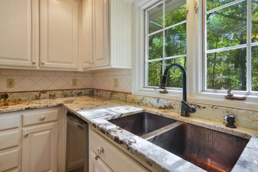 7985 Saddle Ridge Drive, Sandy Springs, Georgia 30350, 5 Bedrooms Bedrooms, ,3 BathroomsBathrooms,Residential,Sold,7985 Saddle Ridge Drive,6117627