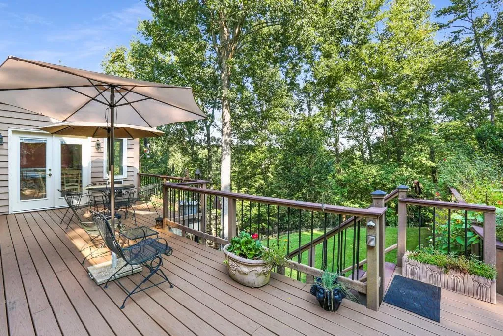 7985 Saddle Ridge Drive, Sandy Springs, Georgia 30350, 5 Bedrooms Bedrooms, ,3 BathroomsBathrooms,Residential,Sold,7985 Saddle Ridge Drive,6117627