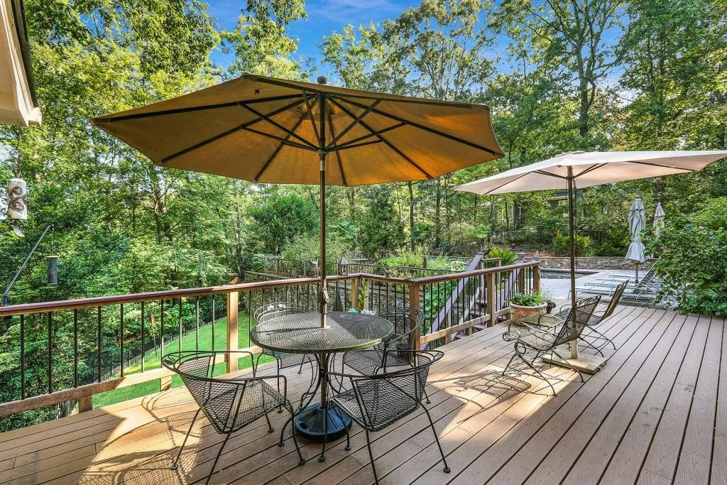 7985 Saddle Ridge Drive, Sandy Springs, Georgia 30350, 5 Bedrooms Bedrooms, ,3 BathroomsBathrooms,Residential,Sold,7985 Saddle Ridge Drive,6117627