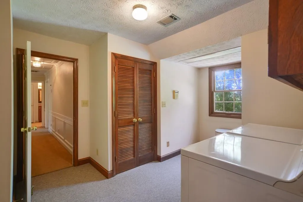 7985 Saddle Ridge Drive, Sandy Springs, Georgia 30350, 5 Bedrooms Bedrooms, ,3 BathroomsBathrooms,Residential,Sold,7985 Saddle Ridge Drive,6117627