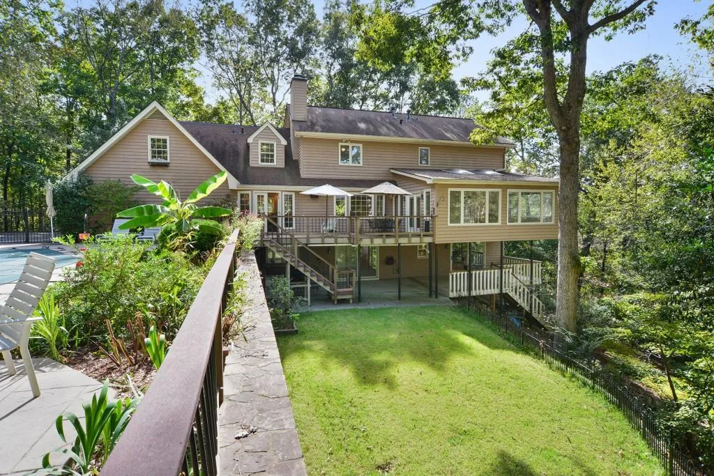 7985 Saddle Ridge Drive, Sandy Springs, Georgia 30350, 5 Bedrooms Bedrooms, ,3 BathroomsBathrooms,Residential,Sold,7985 Saddle Ridge Drive,6117627