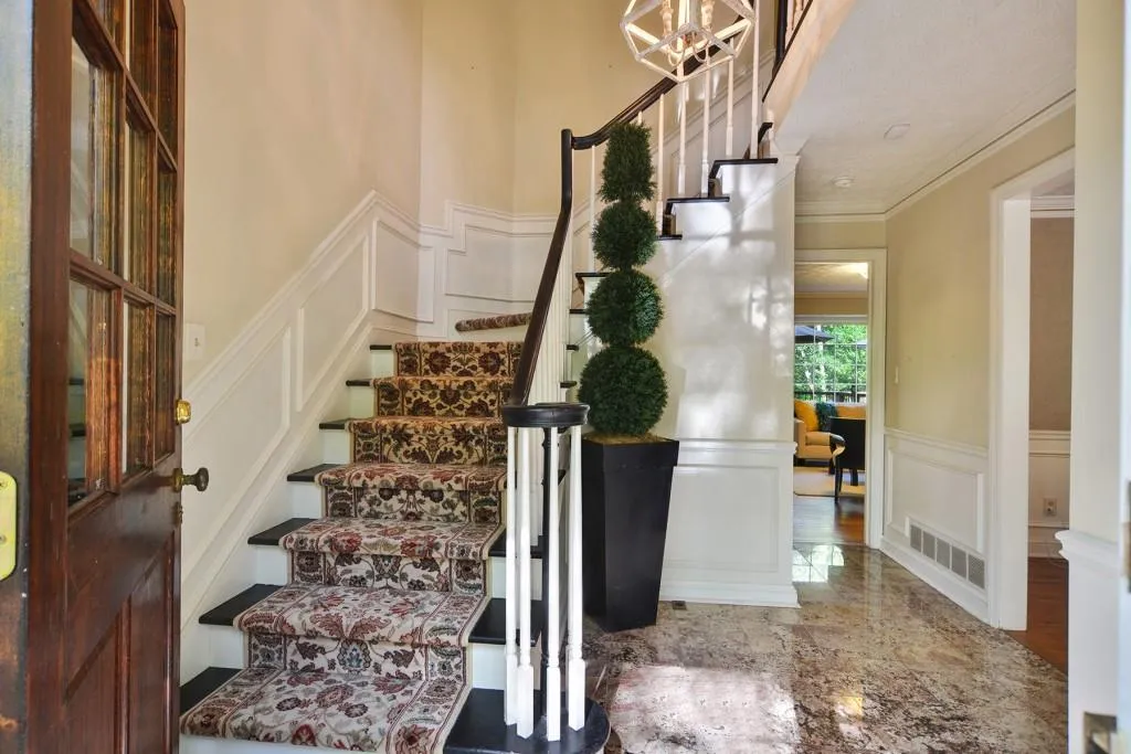 7985 Saddle Ridge Drive, Sandy Springs, Georgia 30350, 5 Bedrooms Bedrooms, ,3 BathroomsBathrooms,Residential,Sold,7985 Saddle Ridge Drive,6117627